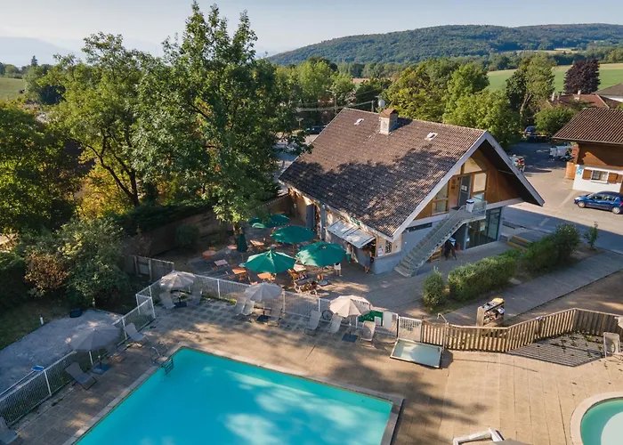 Huttopia مكان تخييم 3*