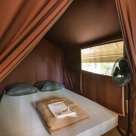 Huttopia Les Bains Parque de Campismo 3*